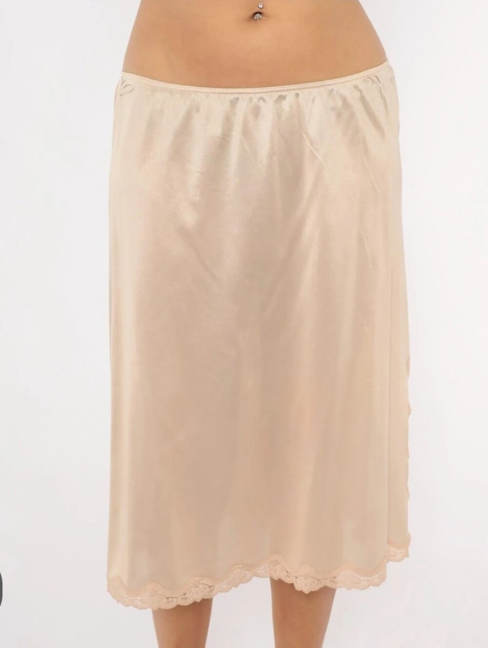 Slip by Vanity fair beige elastic waist lace bottom size M. Red box